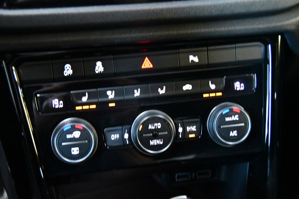 Volkswagen T-Roc 2.0 TSI 4Motion R Performence Akra Pano