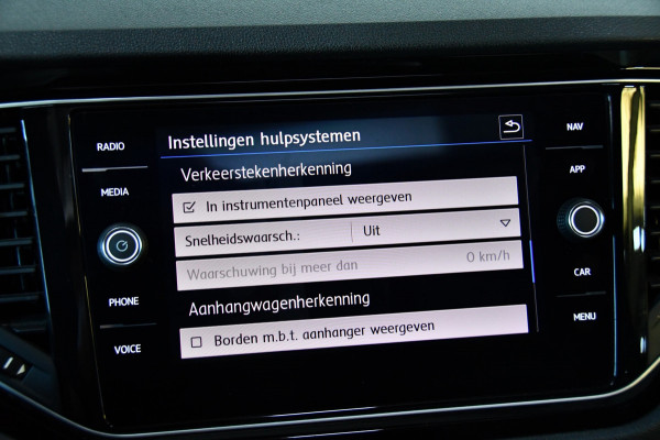 Volkswagen T-Roc 2.0 TSI 4Motion R Performence Akra Pano