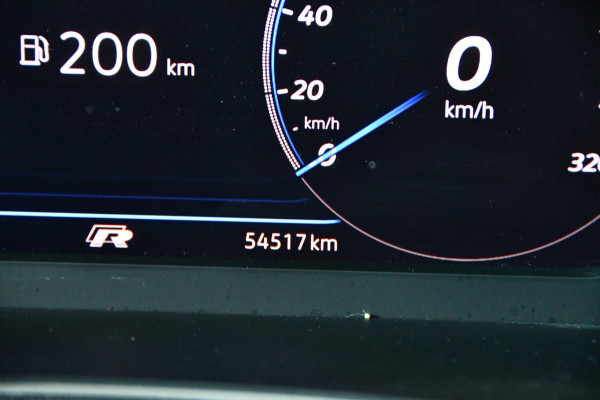 Volkswagen T-Roc 2.0 TSI 4Motion R Performence Akra Pano