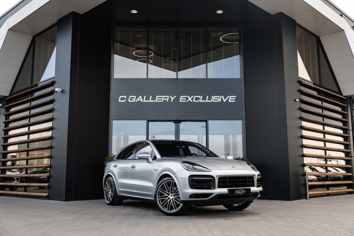 Porsche Cayenne Coupé 3.0 E-Hybrid - Origineel NL | Sport Chrono + | Panorama | Elek. Trekhaak | Bose