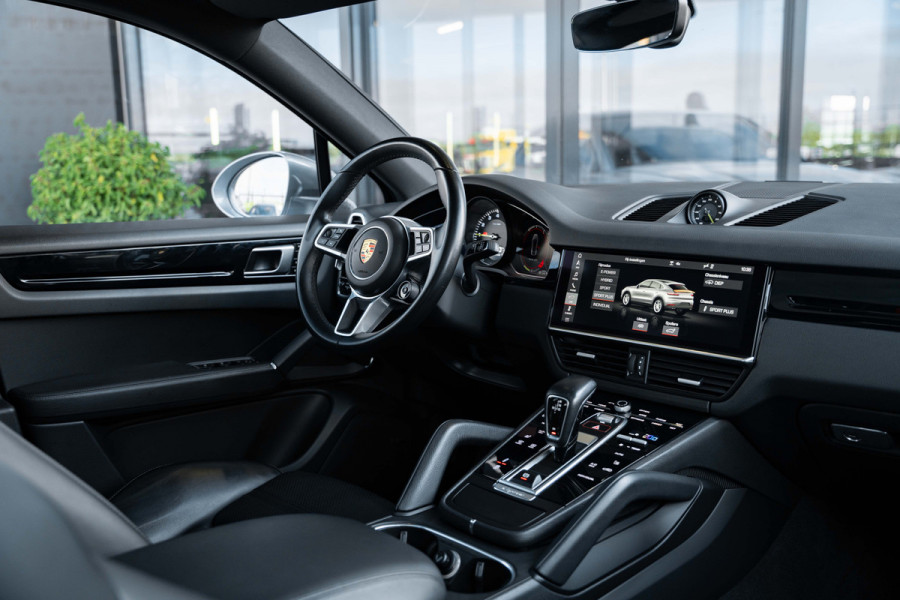 Porsche Cayenne Coupé 3.0 E-Hybrid - Origineel NL | Sport Chrono + | Panorama | Elek. Trekhaak | Bose