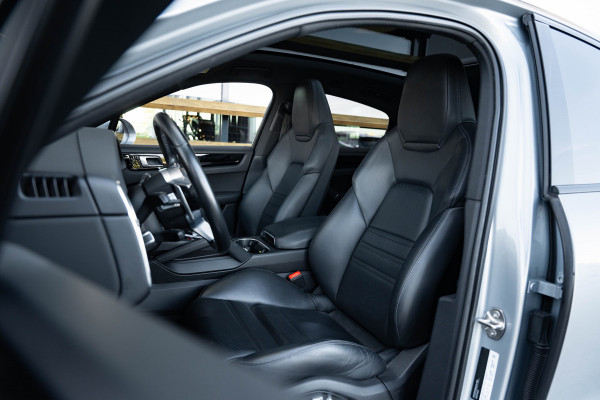 Porsche Cayenne Coupé 3.0 E-Hybrid - Origineel NL | Sport Chrono + | Panorama | Elek. Trekhaak | Bose