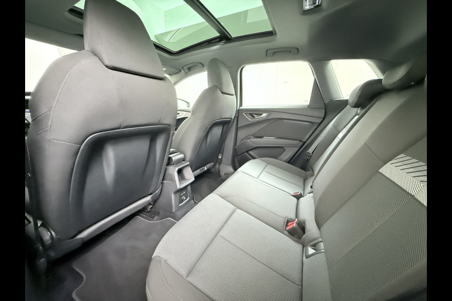 Audi Q4 e-tron 35 Launch Edition Soh 92%-dak-Schuifdak Camera Adap.Cruise W-pomp Navi-Plus Sportst.+Verwarmd PDC-a+v Matrix Led Advanced Plus Lmv 19" Elek.Achterklep Virtual Cockpit E-Call Bordherkenning Audi Connect +Phone-Box Keyless-Go A-Licht-Dynamisch 1e Eigenaar Origineel Nederlandse Auto €56.174,- Nieuwprijs