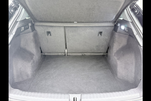 Audi Q4 e-tron 35 Launch Edition Soh 92%-dak-Schuifdak Camera Adap.Cruise W-pomp Navi-Plus Sportst.+Verwarmd PDC-a+v Matrix Led Advanced Plus Lmv 19" Elek.Achterklep Virtual Cockpit E-Call Bordherkenning Audi Connect +Phone-Box Keyless-Go A-Licht-Dynamisch 1e Eigenaar Origineel Nederlandse Auto €56.174,- Nieuwprijs