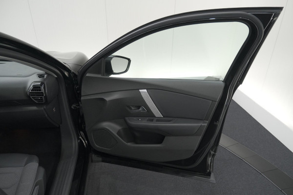 Citroën C4 Puretech 130 EAT8 Feel Pack | Camera | Head-Up Display | Navigatie | Parkeersensoren