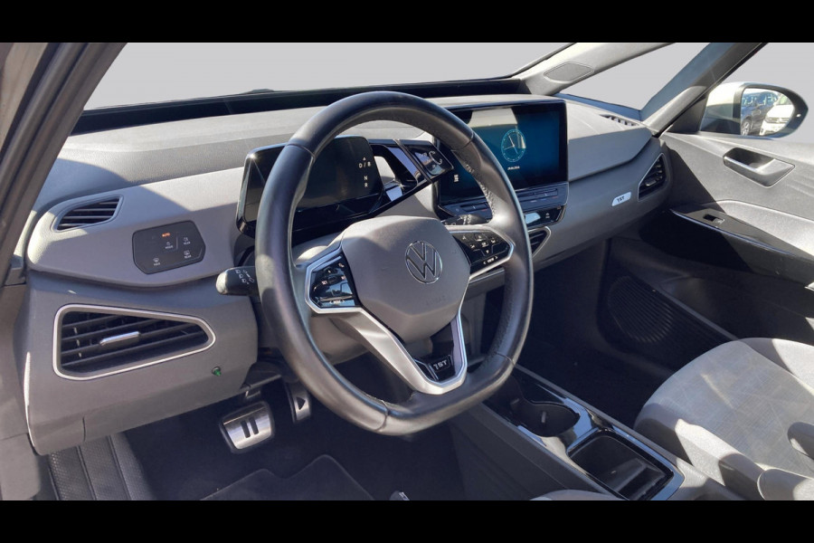 Volkswagen ID.3 First 58 kWh 204pk SOH 84% | Navi | 18" | Stoel/Stuurverw. | App-Connect | PDC