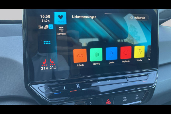Volkswagen ID.3 First 58 kWh 204pk SOH 84% | Navi | 18" | Stoel/Stuurverw. | App-Connect | PDC