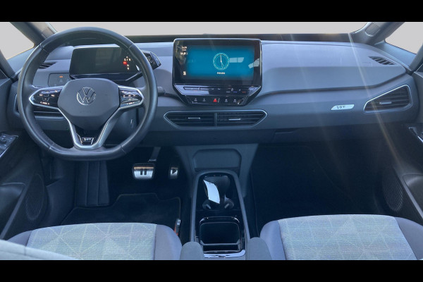 Volkswagen ID.3 First 58 kWh 204pk SOH 84% | Navi | 18" | Stoel/Stuurverw. | App-Connect | PDC