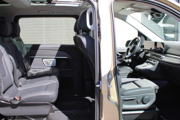 Mercedes-Benz V-Klasse 300d / DC / AMG / 4-Matic / Panorama / 360 Cam / 2x Elec Schuifd / Burmester / Vol Opties / NIEUW!!