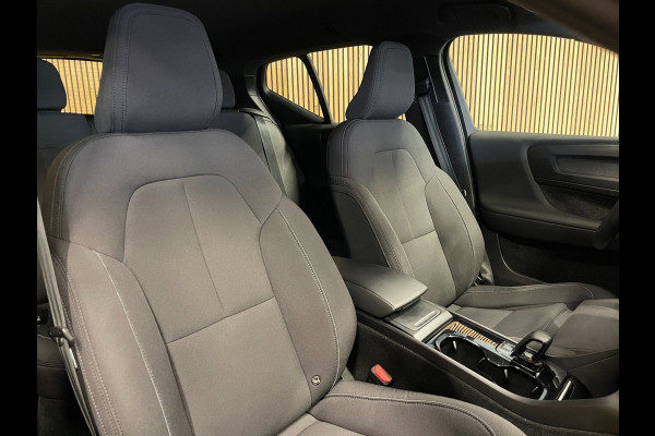 Volvo XC40 Recharge Plus 70 kWh|90%SOH|BLACK|ACC|CAMERA|CARPLAY/ANDROID AUTO|STOEL+STUURVERW|ELEK.KLEP|NL-AUTO|NAP|INC.BTW|1e EIG|