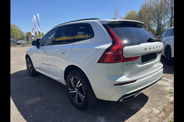 Volvo XC60 2.0 T6 Plug-in hybrid AWD R-Design | Panoramadak | Standkachel | Harman Kardon audio | Stoelverwarming / koeling