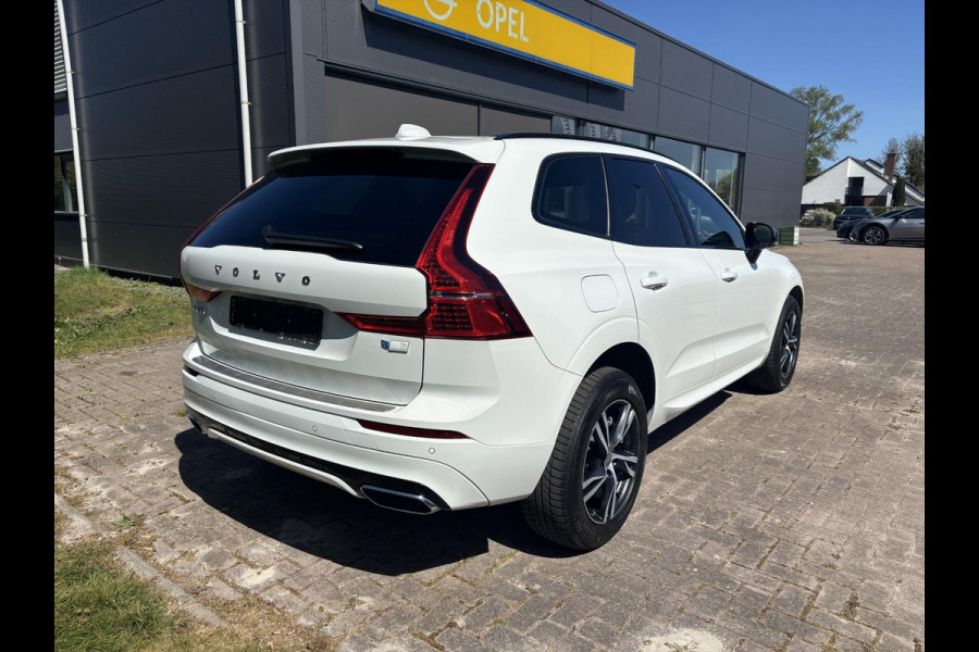 Volvo XC60 2.0 T6 Plug-in hybrid AWD R-Design | Panoramadak | Standkachel | Harman Kardon audio | Stoelverwarming / koeling