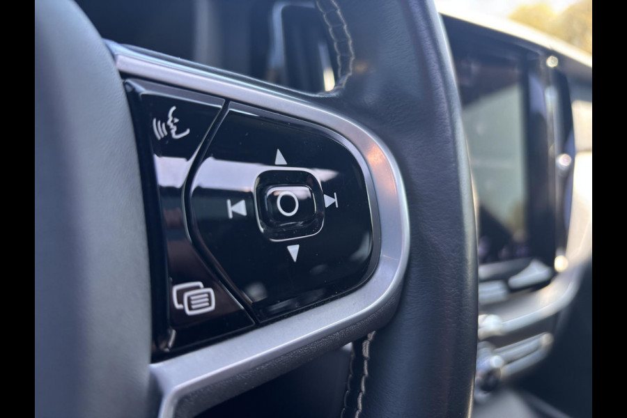 Volvo XC60 2.0 T6 Plug-in hybrid AWD R-Design | Panoramadak | Standkachel | Harman Kardon audio | Stoelverwarming / koeling