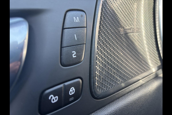 Volvo XC60 2.0 T6 Plug-in hybrid AWD R-Design | Panoramadak | Standkachel | Harman Kardon audio | Stoelverwarming / koeling