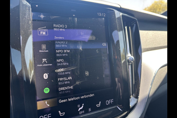 Volvo XC60 2.0 T6 Plug-in hybrid AWD R-Design | Panoramadak | Standkachel | Harman Kardon audio | Stoelverwarming / koeling