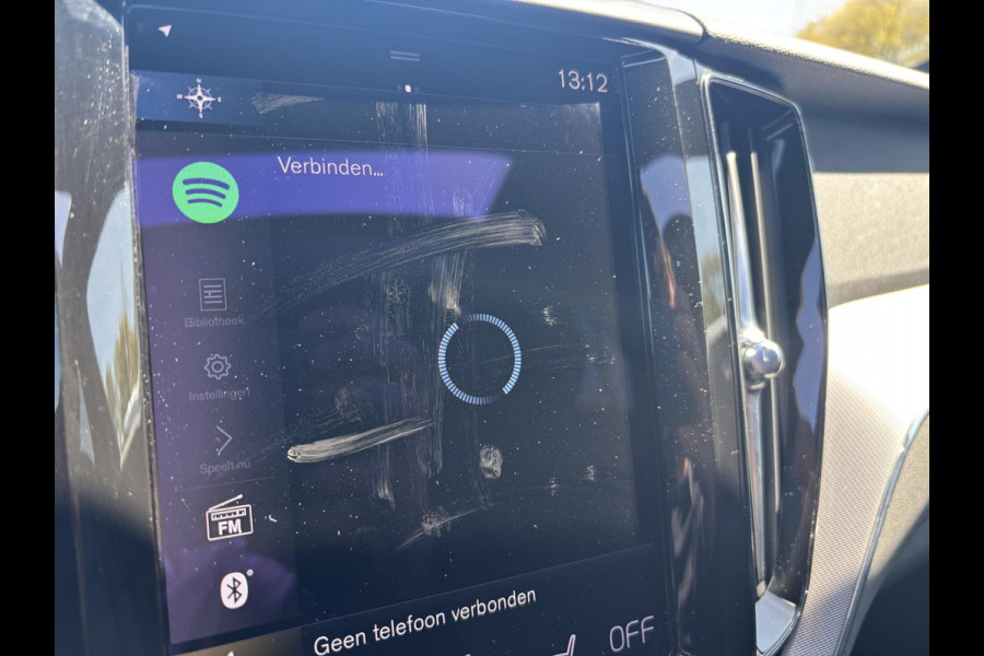Volvo XC60 2.0 T6 Plug-in hybrid AWD R-Design | Panoramadak | Standkachel | Harman Kardon audio | Stoelverwarming / koeling