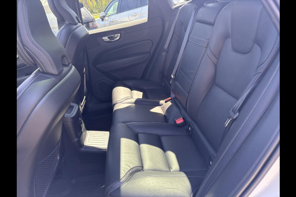 Volvo XC60 2.0 T6 Plug-in hybrid AWD R-Design | Panoramadak | Standkachel | Harman Kardon audio | Stoelverwarming / koeling