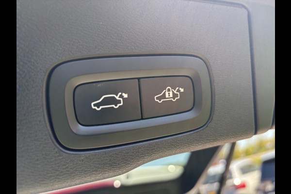 Volvo XC60 2.0 T6 Plug-in hybrid AWD R-Design | Panoramadak | Standkachel | Harman Kardon audio | Stoelverwarming / koeling