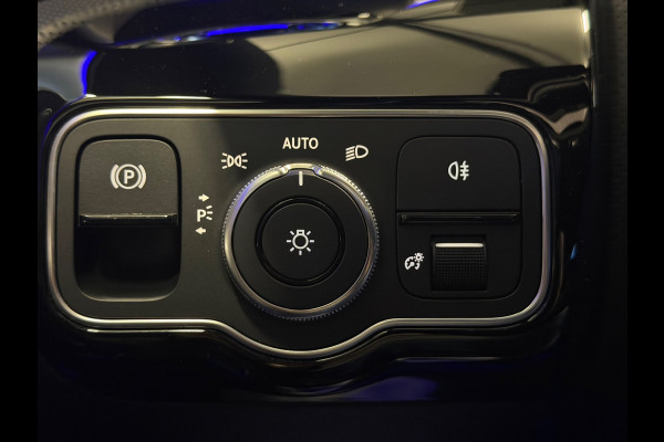 Mercedes-Benz CLA-Klasse 180 AMG|PANO|SFEER|BOMVOL!