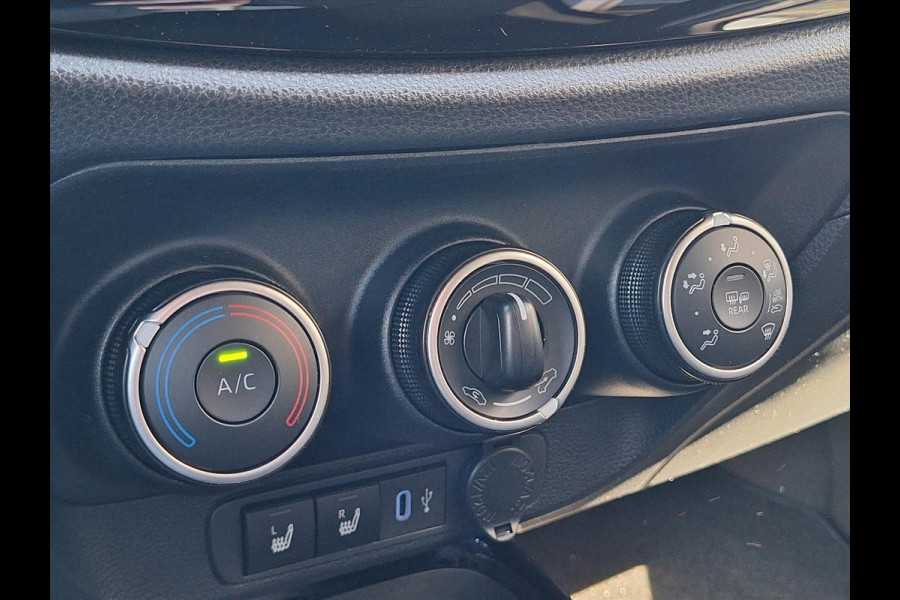 Toyota Aygo X 1.0 VVT-i S-CVT Automaat Pulse Bi-Tone | Stoelverwarming, Airconditioning, 17 inch, CarPlay, Adaptive cruise control