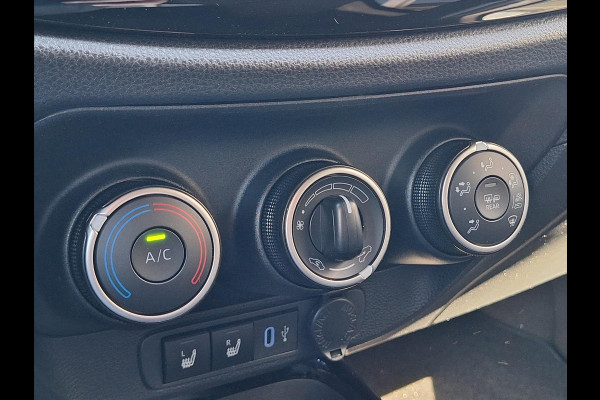 Toyota Aygo X 1.0 VVT-i S-CVT Automaat Pulse Bi-Tone | Stoelverwarming, Airconditioning, 17 inch, CarPlay, Adaptive cruise control