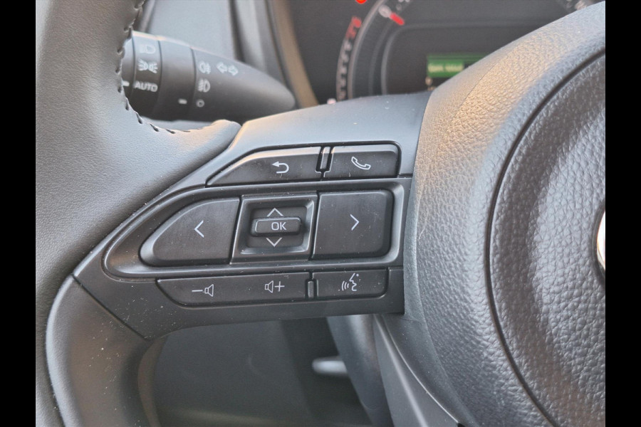 Toyota Aygo X 1.0 VVT-i S-CVT Automaat Pulse Bi-Tone | Stoelverwarming, Airconditioning, 17 inch, CarPlay, Adaptive cruise control