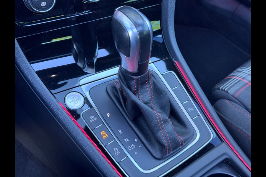 Volkswagen Golf 2.0 TSI GTI Performance Pano/Camera/Keyless