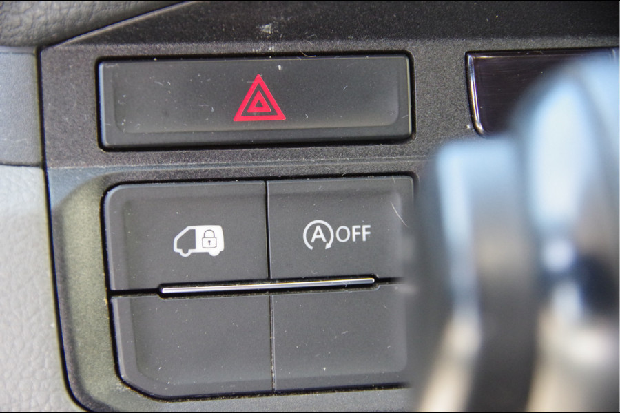 Volkswagen Crafter 35 2.0 TDI L3H3 Highline AUT. LED, TREKHAAK, GEV. ERGO ACTIVE STOEL, CAMERA, AIRCO, MISTLAMPEN
