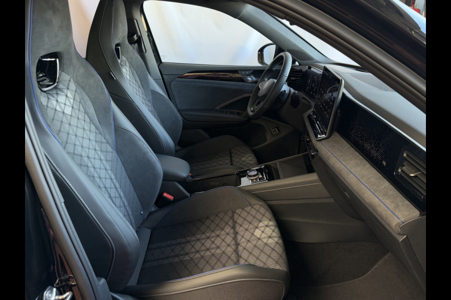 Volkswagen Tiguan 1.5 eHYBRID 272 PK NW AUTO R-LINE VW.TREKHAAK BLACK PANO XL.NAVI STOEL/STUUR VERW. BLACK.STYLE 360.CAM ELEK.KLEP MATRIX.LED 20'' PHEV PLUG IN HYBRID ✅Top Auto's Wijchen , 30 Jaar Specialist in Volkswagen  : Alle Type's : R-Line Edition / Style / First Edition / Highline / Life , Zowel PHEV / HEV / MHEV / Benzine ✅