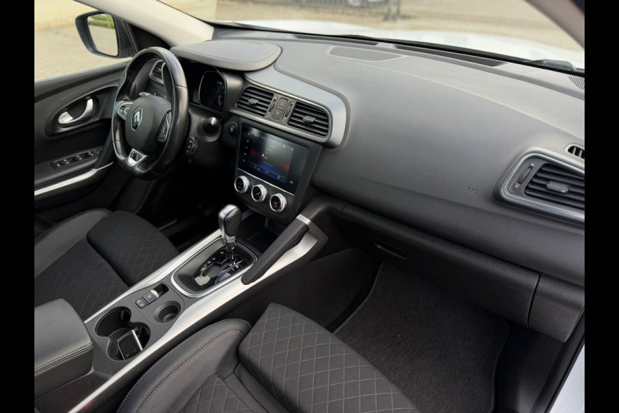 Renault Kadjar 1.3 TCe Black Edition,VOL OPTIES, panoramadak, 19 inch,trekhaak,achteruitrijcamera, 1/2 lederen sportinterieur, led