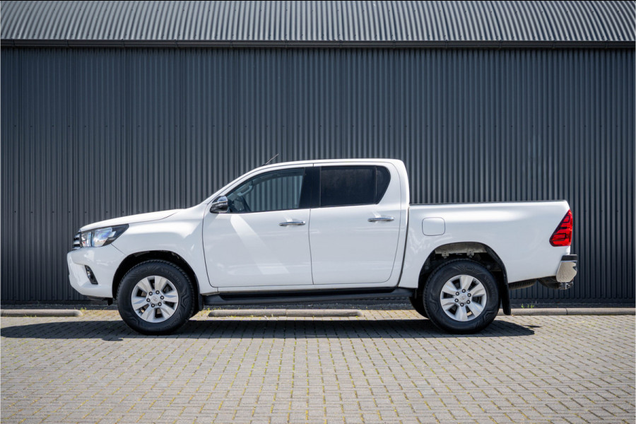 Toyota Hilux 2.4 D 4WD | 150 PK | Automaat | Camera | Cruise | Navi | Trekhaak