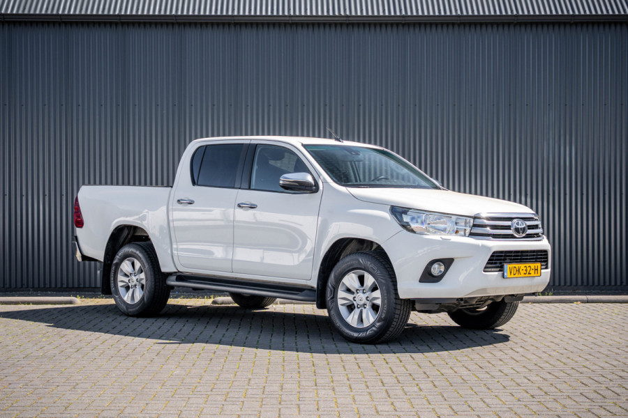 Toyota Hilux 2.4 D 4WD | 150 PK | Automaat | Camera | Cruise | Navi | Trekhaak