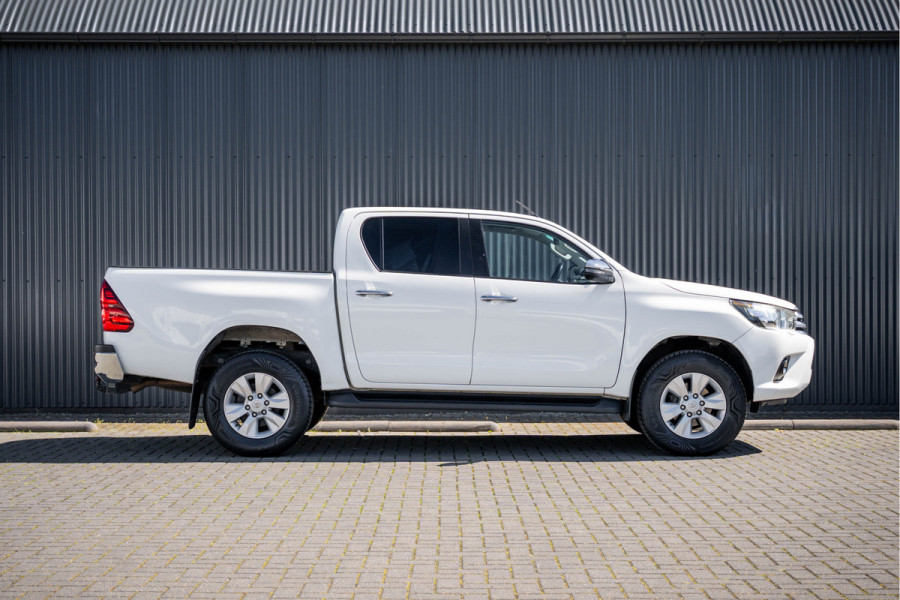 Toyota Hilux 2.4 D 4WD | 150 PK | Automaat | Camera | Cruise | Navi | Trekhaak