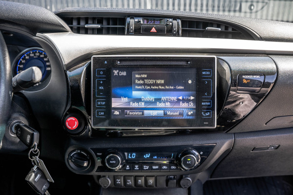 Toyota Hilux 2.4 D 4WD | 150 PK | Automaat | Camera | Cruise | Navi | Trekhaak