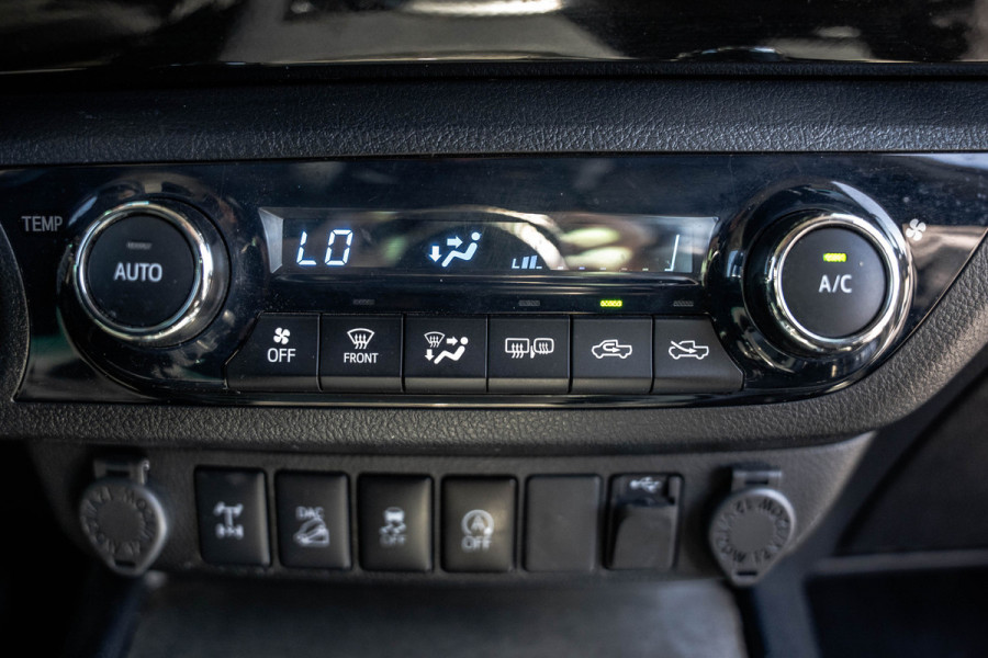 Toyota Hilux 2.4 D 4WD | 150 PK | Automaat | Camera | Cruise | Navi | Trekhaak