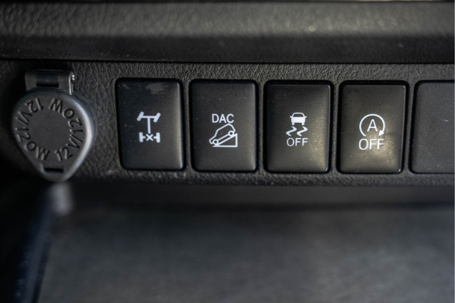 Toyota Hilux 2.4 D 4WD | 150 PK | Automaat | Camera | Cruise | Navi | Trekhaak