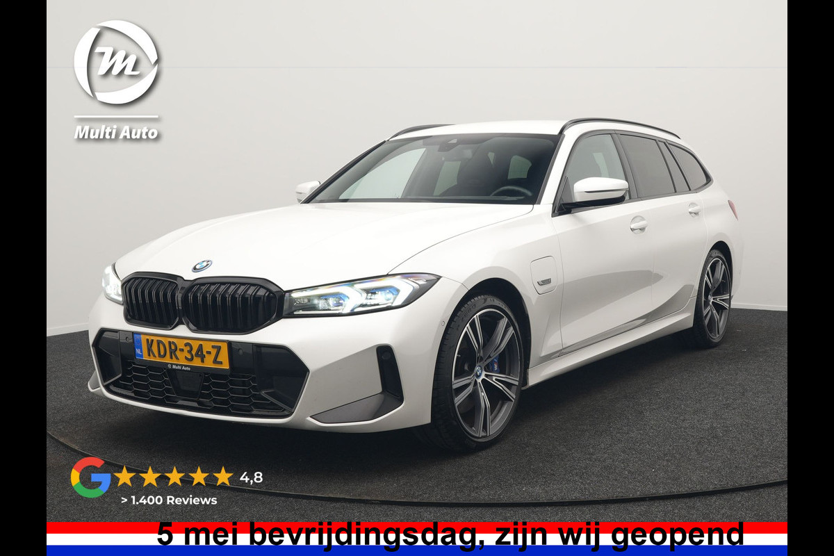 BMW 3 Serie Touring 330e M Sport PHEV 293pk Dealer O.H. NIEUW MODEL | Adaptive Cruise | Head Up | Camera | Lederen Competition Stoelen Memory & Verwarmd | Sfeerverlichting | Stuur Verwarmd | Keyless | Blis | Apple Carplay | Plug In Hybrid |