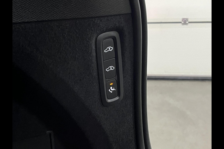 Volvo XC90 T8 AWD Ultra Dark Luchtvering | Massage | Bowers & Wilkins | Trekhaak | Adapt. Cruise | Stoelventilatie | 22" wielen | 360 camera | Head-up