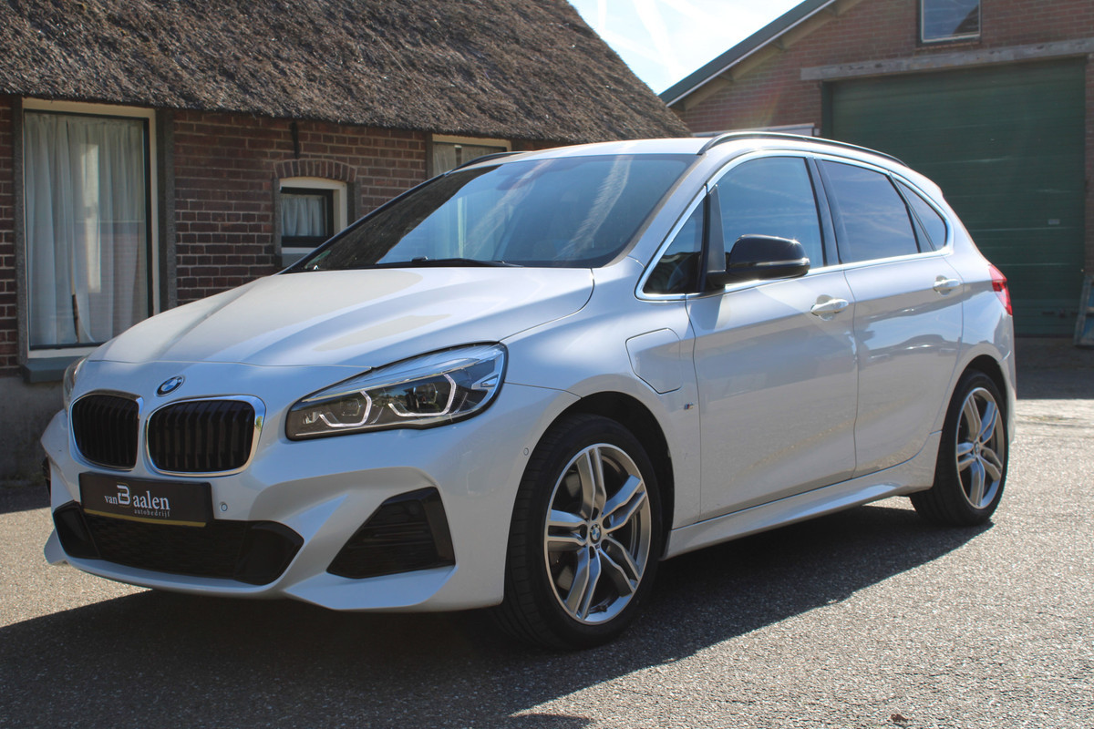 BMW 2 Serie Active Tourer 225xe PHEV High Exe SOh 90.6% M-SPORT LEER LED NAVI 36000KM!!!