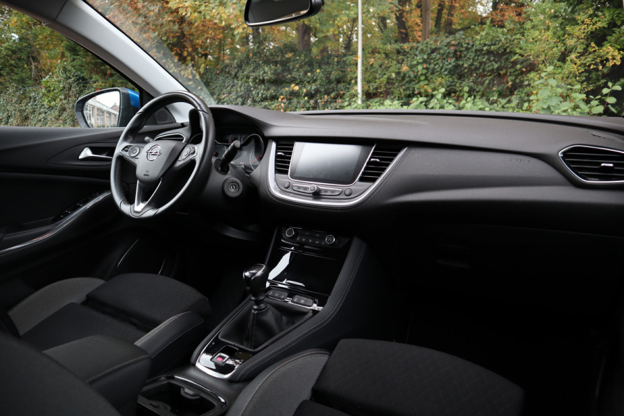 Opel Grandland X 1.2 Turbo Business + | Navi | Carplay | Cruise control |