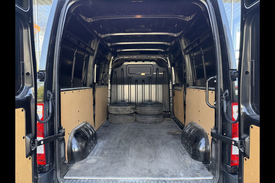 Renault Master T35 2.3 dCi 150 L2H2 ZB-Edition | Trekhaak | Carplay | Treeplanken | 18'' Sportvelgen