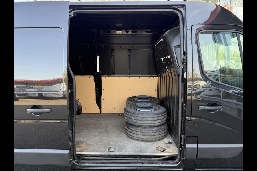Renault Master T35 2.3 dCi 150 L2H2 ZB-Edition | Trekhaak | Carplay | Treeplanken | 18'' Sportvelgen