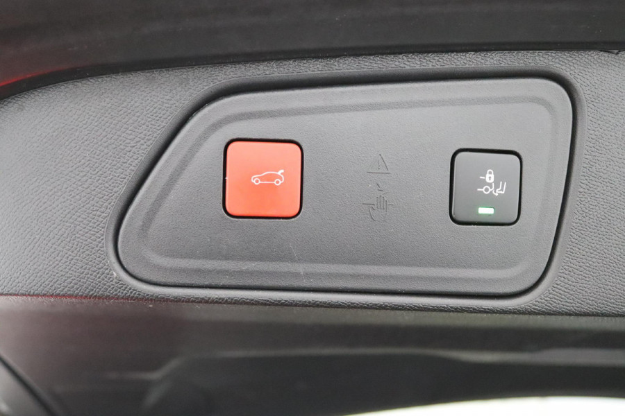 Peugeot 3008 1.2 Allure*130PK*ECC*CRUISE*NAVI*CAM*CARPLAY*