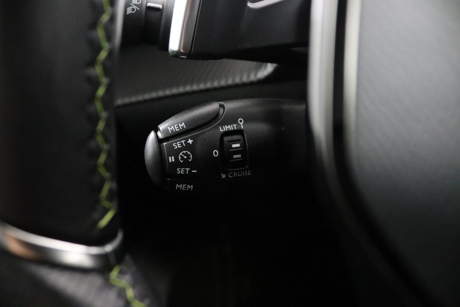Peugeot 208 1.2 GT*AUTOM.*ECC*CRUISE*NAVI*CAM*CARPLAY