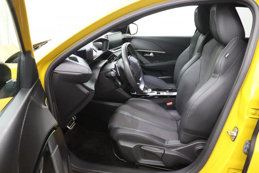 Peugeot 208 1.2 GT*AUTOM.*ECC*CRUISE*NAVI*CAM*CARPLAY
