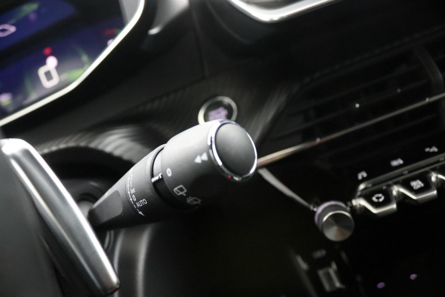 Peugeot 208 1.2 GT*AUTOM.*ECC*CRUISE*NAVI*CAM*CARPLAY