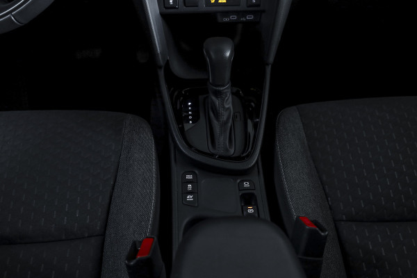 Toyota Yaris Cross 1.5 Hybrid 115 Dynamic | Dig.Cockpit | Adapt.Cruise | Stoel-+stuurverwarming | Camera | PDC | NAV+App.Connect | Auto.Airco | LM 17" | 6966