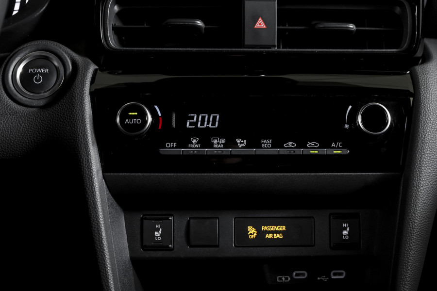 Toyota Yaris Cross 1.5 Hybrid 115 Dynamic | Dig.Cockpit | Adapt.Cruise | Stoel-+stuurverwarming | Camera | PDC | NAV+App.Connect | Auto.Airco | LM 17" | 6966