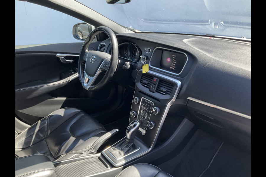 Volvo V40 2.0 D3 Business Sport Automaat Pano Nav/Cam Stoelverw Leer Orig.NL Voll.Onderhouden!
