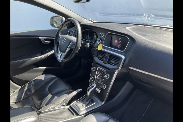Volvo V40 2.0 D3 Business Sport Automaat Pano Nav/Cam Stoelverw Leer Orig.NL Voll.Onderhouden!